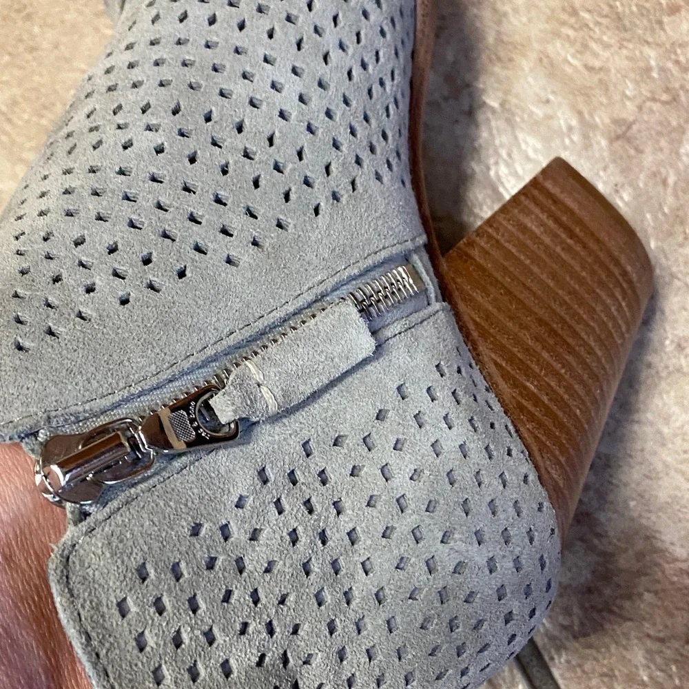 rag & bone New York Light Gray Perforated Size 7.5 Heeled Ankle Boots - Picture 3 of 10